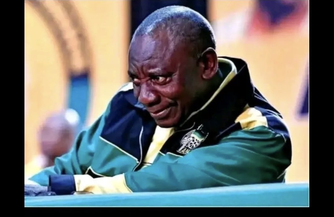 troye11's tweet photo. @SentinelfromSA @CyrilRamaphosa @PresidencyZA Foolish question 🙄 😒 ,can't u resist the urge of unnecessary 🙄 commenting to everything and anything 🙄. https://t.co/1oakNmM01A