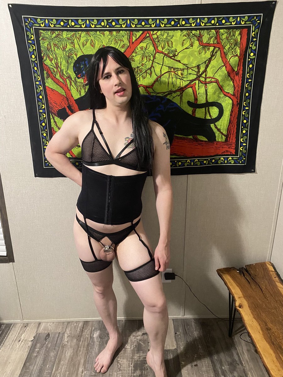 laura lou tweet media