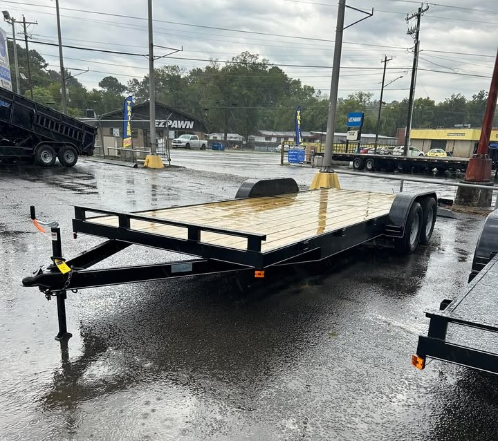 MaxBuilt_ChatGA's tweet photo. Come rain or shine, Max Built's wood deck #CarHaulers are the ideal tool to transport your precious cargo from point A to point B with confidence.

Starting as low as $2,595 for a limited time.

Get more details: https://t.co/VkG0j6Drv8.

#northgeorgia https://t.co/6XdRqE9hTv