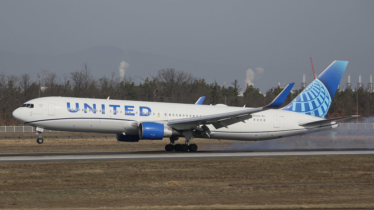 lemwerdersights's tweet image. Fleet # 6666 - built in 1998, in service with United for almost 28 years

Registration:  N666UA
Aircraft type:  Boeing 767-322ER(WL)
MSN/LN:  29238 / 715
Airline:  United Airlines
Date:  March 10, 2026
Location:  Frankfurt (FRA)
📷: @lemwerdersights
#avgeek #B767