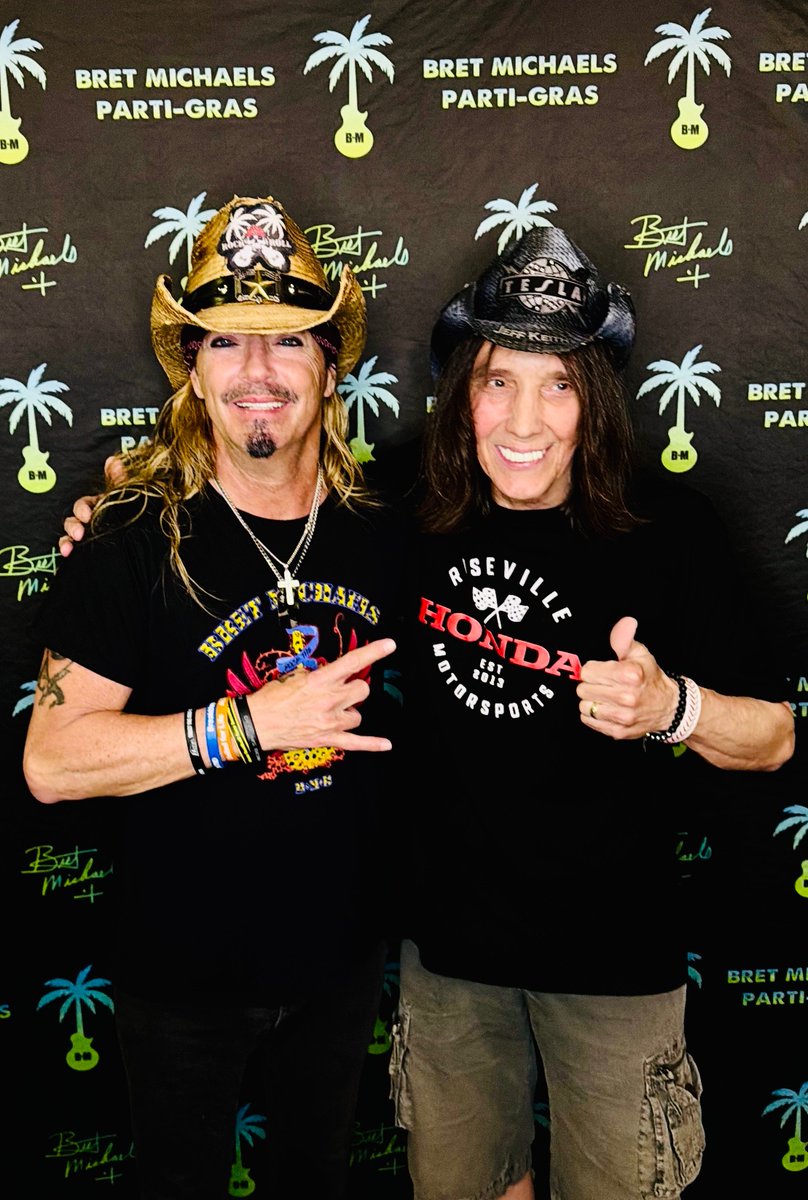 TESLA™ tweet media