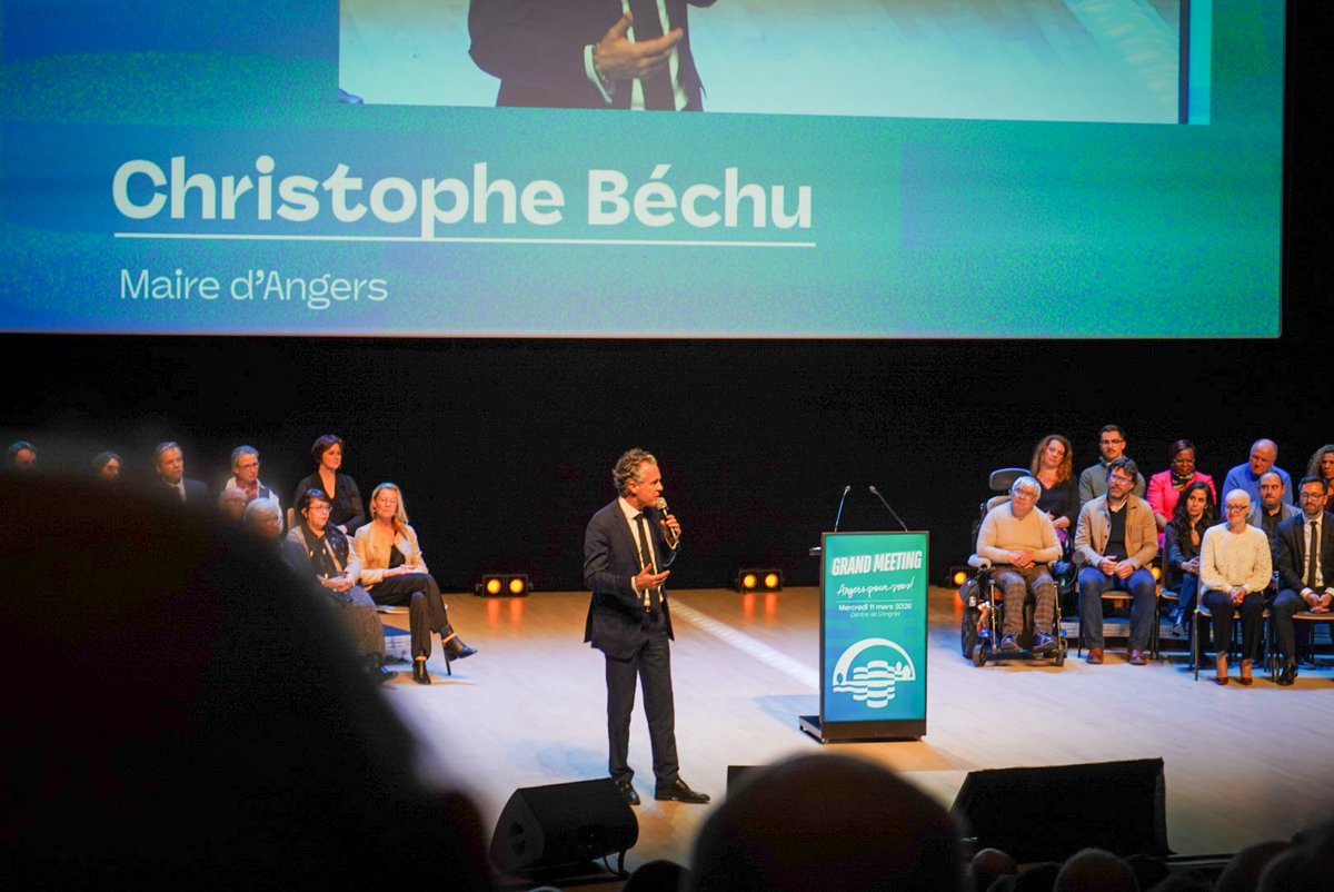 AngersPourVous's tweet photo. Mille Angevins réunis ce soir au Centre de Congrès aux côtés de @ChristopheBechu pour notre Grand Meeting 🤩

👉 Pour Angers, pour vous, on vote @ChristopheBechu le 15 mars ! 🔥 https://t.co/Oo1LTN8QGW
