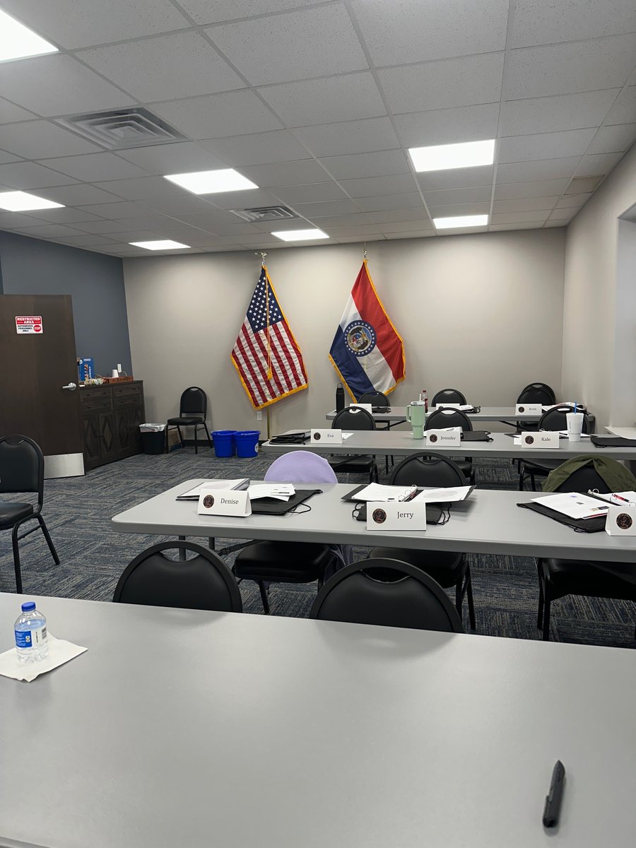 LamarMoCA's tweet photo. Last night we held our third session of the Lamar Civic Engagement 101 program. Participants toured and learned about the operations of the Lamar Fire Department and Lamar Police Department from Chief Heinen, Chief Crouch, and Lt. Luce.  #excellenceincommunityservice https://t.co/Gsw6TUsAcz