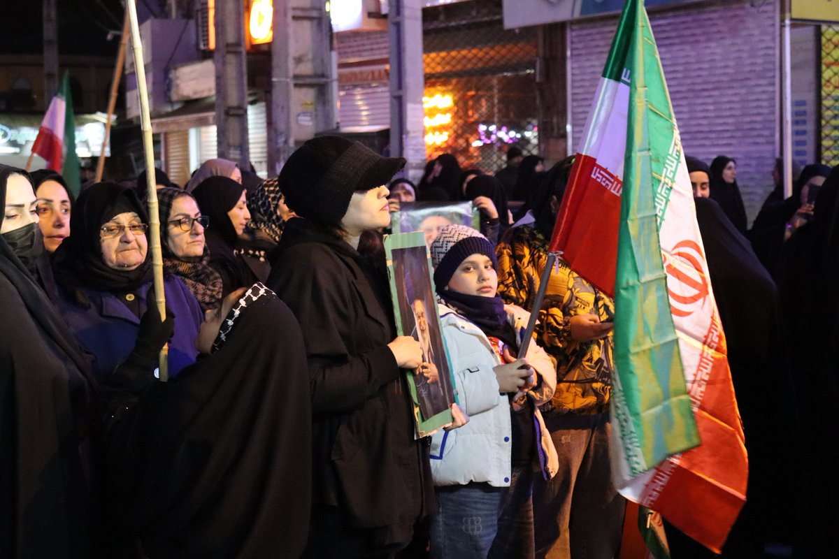 reet_siahkal's tweet photo. باهر عقیده ای و پوششی ۱۱ شب است در کنار هم برای حفظ نظام و انقلابمان می ایستیم و شعار مرگ بر آمریکا و مرگ بر اسرائیل میدهیم.
اینجا #سیاهکل است https://t.co/stikJ4yKlH