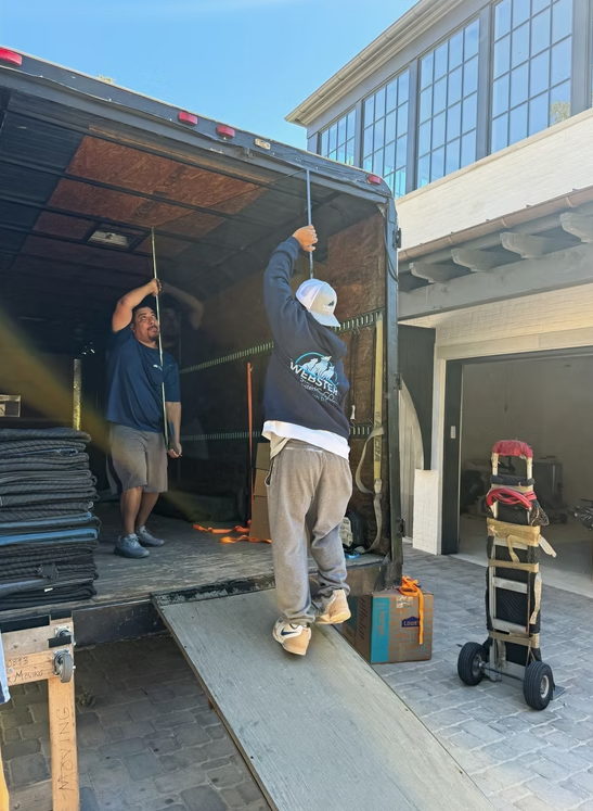 webstermoving's tweet image. Your memories are precious, and so are your belongings. 🏡 We treat every move with the care it deserves. Trust the Pack 🐺🐺🐺 to get you there. #MovingWithCare #TrustedMovers #MovingServices