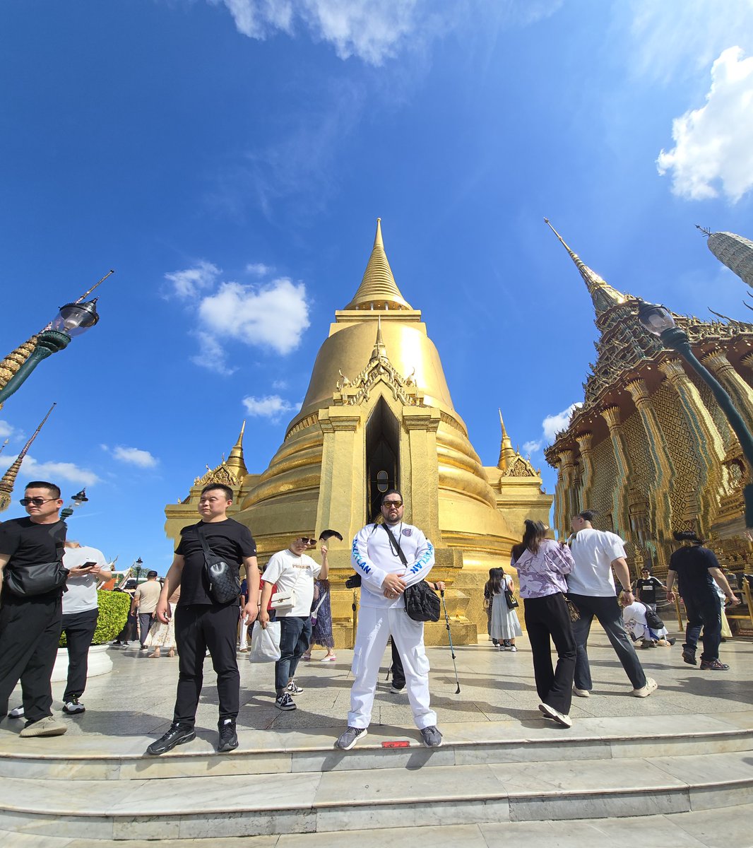 Alex James tweet media