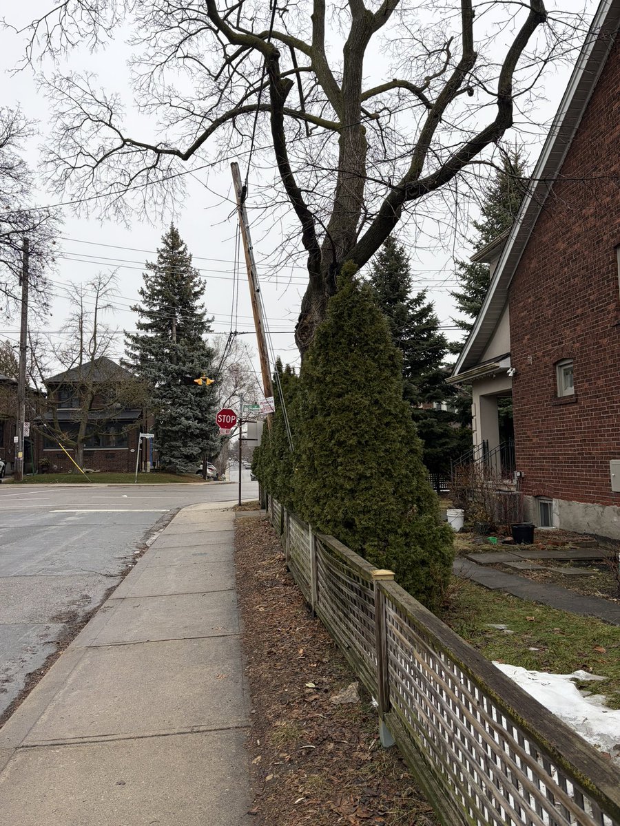 rhamilt's tweet photo. @Bell_Support you have a poll in Toronto with a bad lean.  Asset number PM3VG7.  On the southwest corner of Deforest rd and Windermere Ave. https://t.co/QG0vtzjeAN