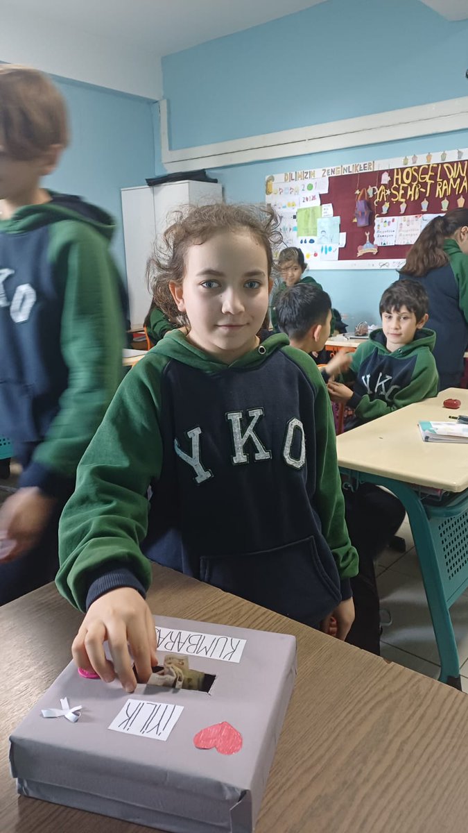 🌙✨
​"Maarifin Kalbinde Ramazan Etkinlikleri" kapsamında okulumuzda gerçekleştirdiğimiz "İyilik Kumbarası" etkinliği ile öğrencilerimiz, sadece harçlıklarını değil; sevgi, kardeşlik ve yardımlaşma duygularını da biriktiriyor.<a href="/tcmeb/">Millî Eğitim Bakanlığı</a> <a href="/Aydin_MEM/">Aydın İl Millî Eğitim Müdürlüğü</a> <a href="/mehmetyigitmem/">Mehmet YİĞİT</a> <a href="/efelerilcemem/">EFELER İLÇE MİLLİ EĞİTİM MÜDÜRLÜĞÜ</a>