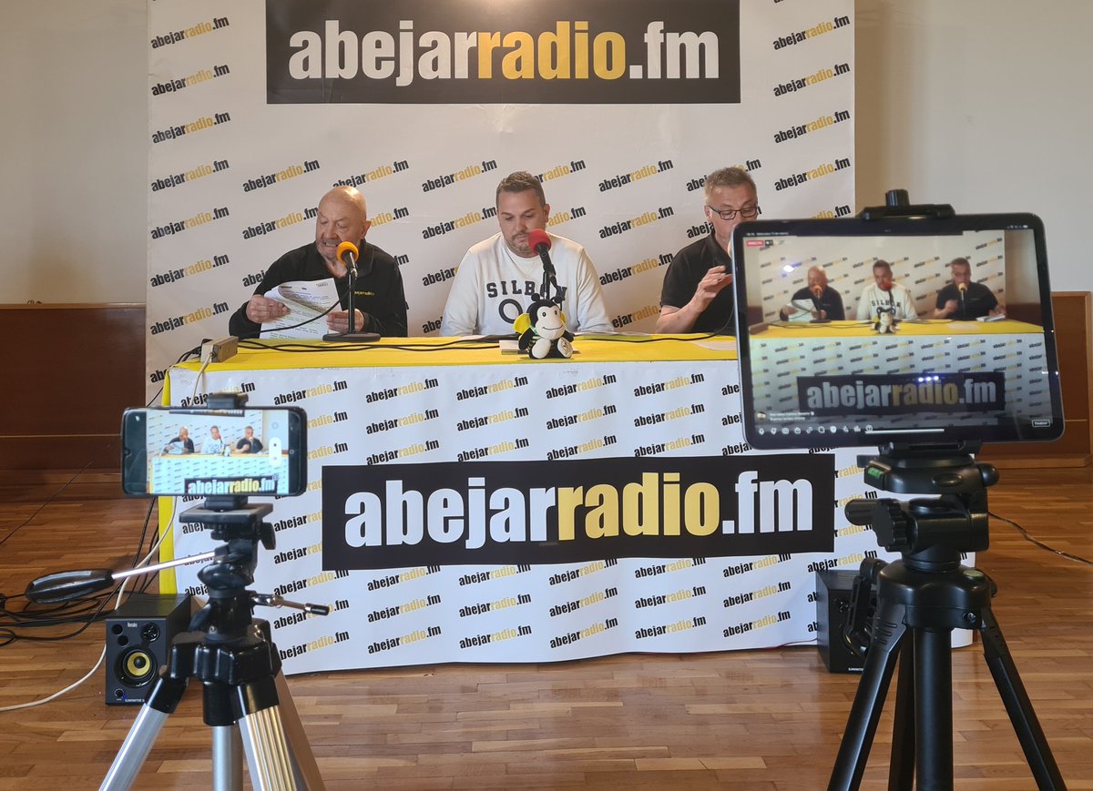 AbejarRadio's tweet photo. NUEVO PROGRAMA DE ABEJAR RADIO 
Hoy hemos podido conocer la localidad de Monzalbarba con su Alcalde Joaquín Tiestos y un histórico club como el Atlético de Monzalbarba con su Presidente Antonio Carabantes.
 Puedes verlo el programa aquí 🤟🖤💛✏️📕🎙����🐝
https://t.co/QAEGFO1gt8 https://t.co/uXzuN9dKzG