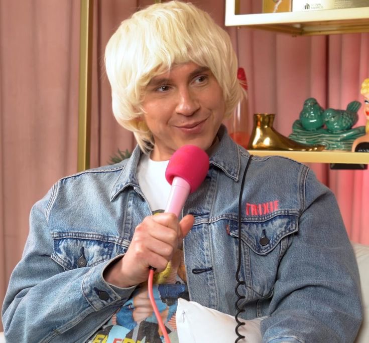 YPZBYDJCMKatyaa's tweet photo. stealing trixie or katya-isms infront of clueless straight people will have them thinking you’re the funniest person alive https://t.co/5HIf8vNzZY