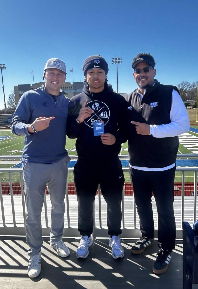 Curien Larkins c/o 27 DB tweet media