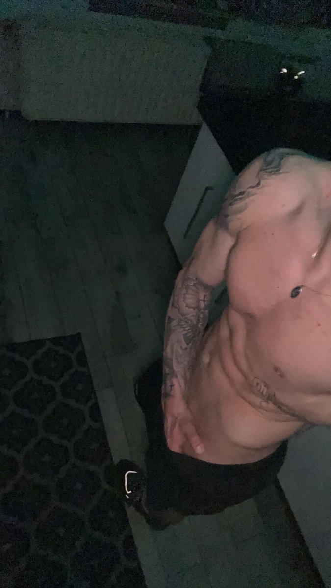 noxxy_ct's tweet photo. T’aime voir ça de haut comme ça ? 😋
T’attends quoi pour RT ??👀 https://t.co/6NSvyRB3hl