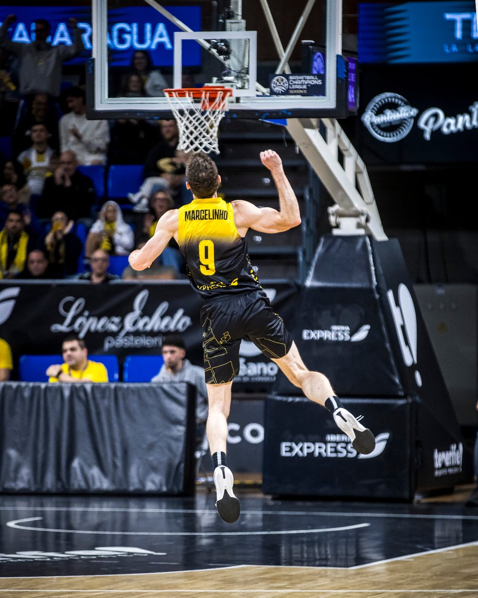 CB1939Canarias's tweet photo. 🎩 @Huertas09, óleo sobre lienzo 🎨 https://t.co/8cJaW1MIMj