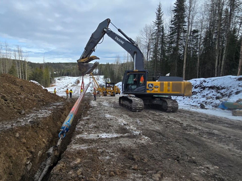 CrossingGroup's tweet photo. Our Light Rig Division recently installed a 16-inch line south of Grande Prairie, reaching a distance of approximately 100 meters.

The first image shows our light HDD rig on the rig pad, which the client dug deeper into the ground to ensure the tie-in occurred at the correct angle. In the second image, the rig is pulling the product line into place!