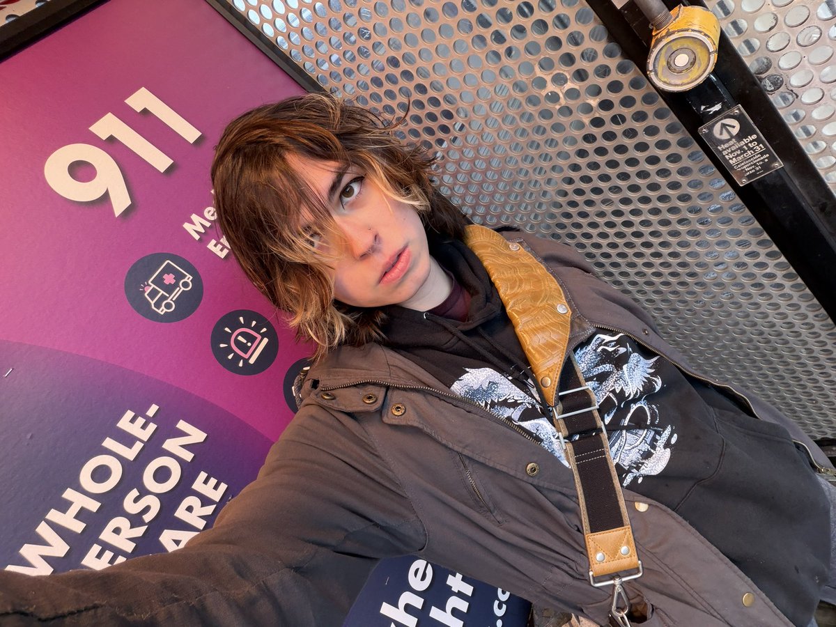 a glass of rosé 🥀 tweet media