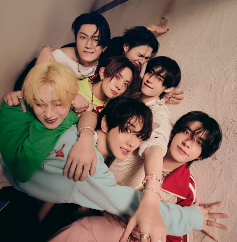 AboutMusicYT's tweet photo. ENHYPEN once again trends with over 8 million posts alone today following Heeseung's departure. With million of posts containing the phrase ENHYPEN_is_7. https://t.co/lmR4tf9Her