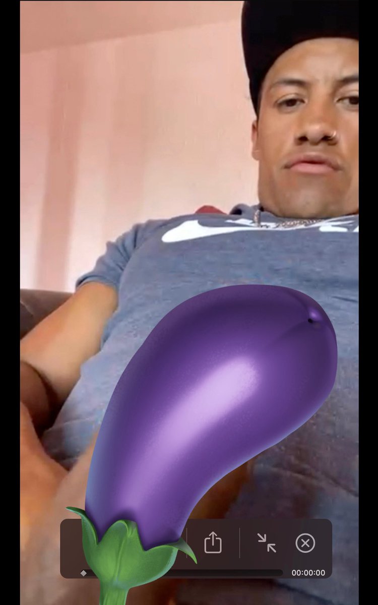 pervertguys's tweet photo. @Red_BoysMX Tengo el video del chacal de la derecha modelando tanga y piernotas con la verga bien dura y después quitándose la ropa ufff 🤤 🔥 https://t.co/ha30vwpwYt