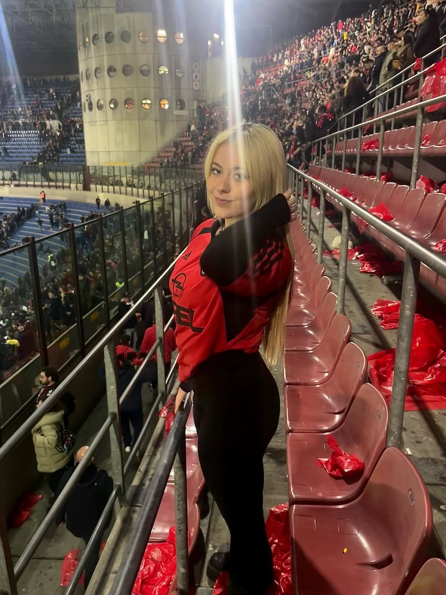 ZELDA MILANISTA ❤️🖤 tweet media