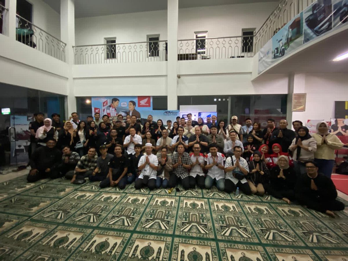 KomarMustofa's tweet photo. Salam satu hati https://t.co/svAZZi6NW0