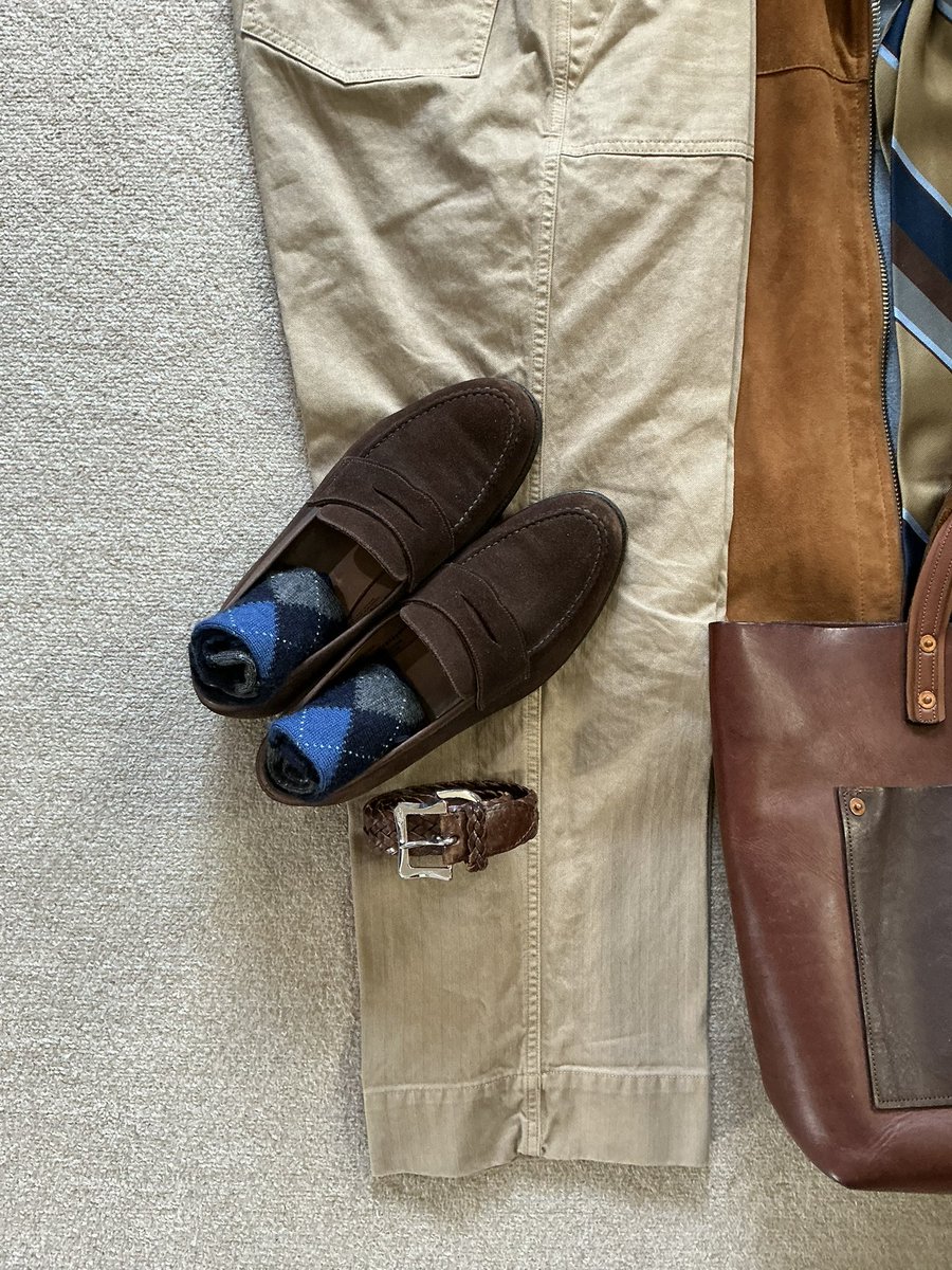 【今日の装い】
おはようございます。
木曜日、出勤。
寒い朝です❄️
#crockettandjones