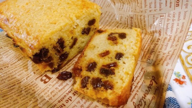 xiaojuncnjp's tweet photo. 血虚で眠れない方
レーズンパンを食べましょう！

中医学では
レーズンには血を補う効果がある、
パンの原料である小麦粉には
精神安定作用がある。

両者を組み合わせると、
相乗効果で睡眠に良い。

食べてから消化吸収して
脳内伝達物資に変わるまで
時間がかかるので、
朝食に摂るのはおすすめ！ https://t.co/2ABwyVzBEH