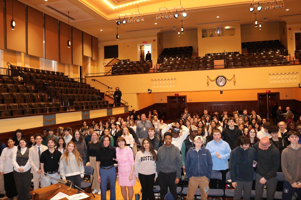 DAMarianRyan's tweet image. Incredibly grateful to the inspiring speakers and engaged students who attended today’s #EmpoweringCitizens conference in #Lexington.