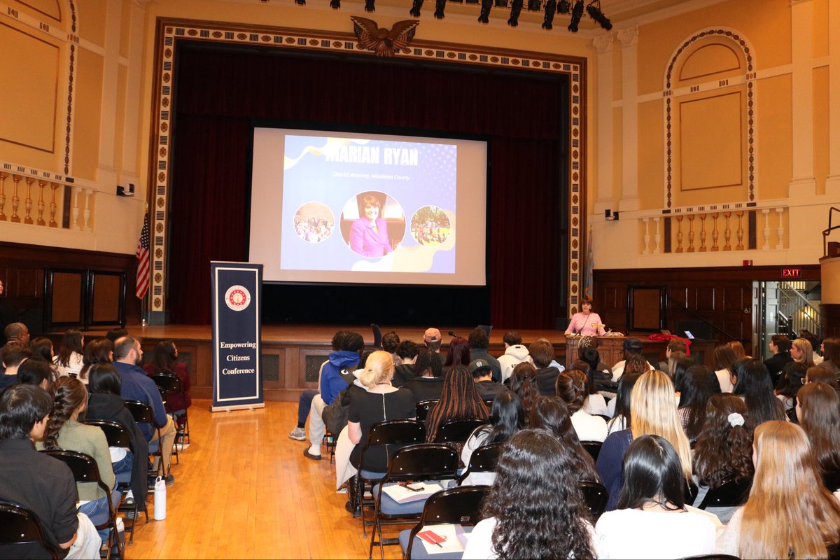 DAMarianRyan's tweet image. Incredibly grateful to the inspiring speakers and engaged students who attended today’s #EmpoweringCitizens conference in #Lexington.