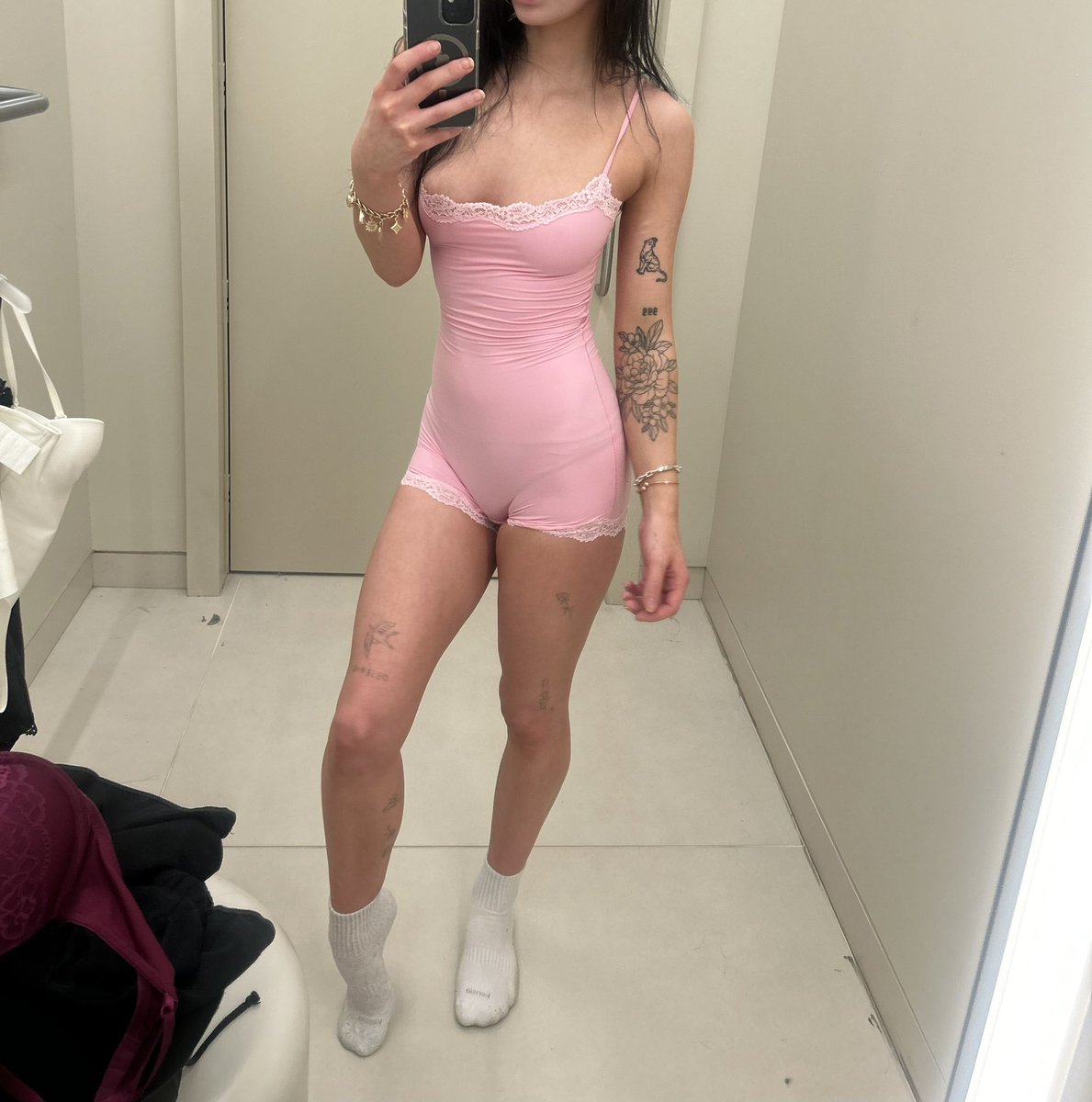 Succubitch tweet media