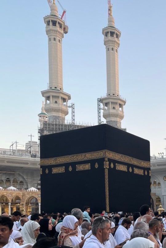 AlArabiya_KSA's tweet photo. السفير الإيراني لدى #السعودية علي رضا عنايتي: غادرت اليوم آخر مجموعة من المعتمرین الإيرانيين أراضي #السعودية عبر منفذ #عرعر الحدودي بعد ما حظوا بکرم الضیافة https://t.co/MkAZwmgdms