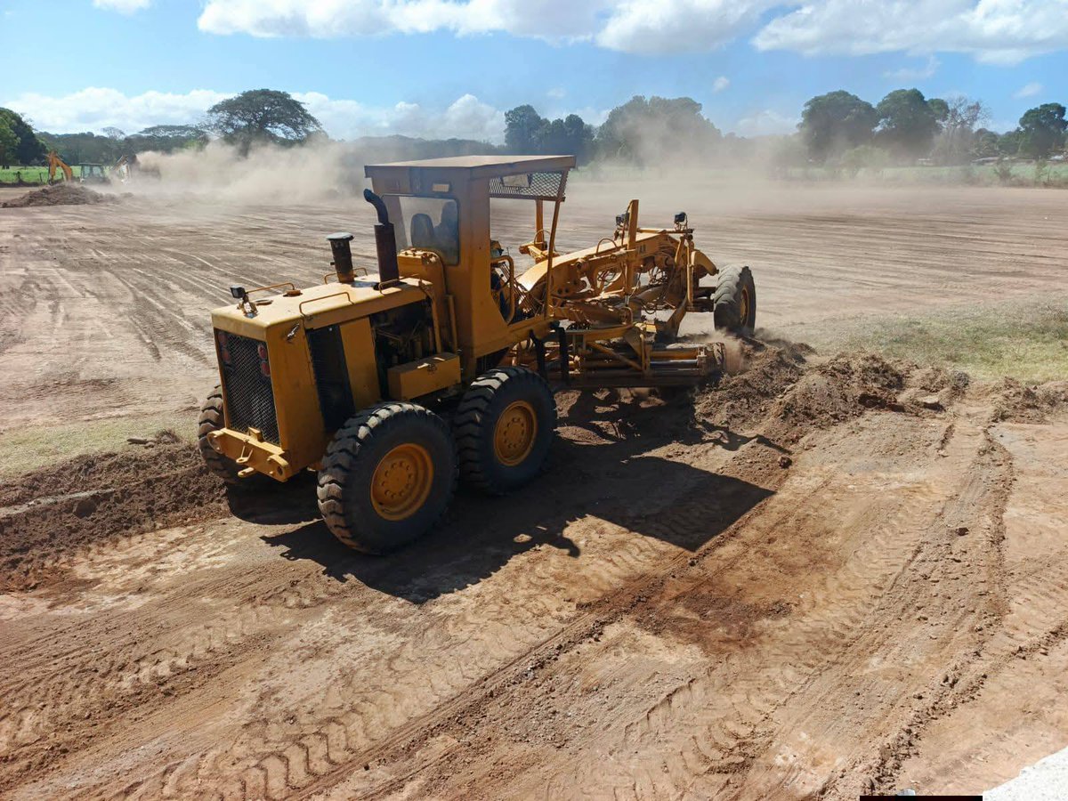 Continúa la tercera etapa del estadio municipal de béisbol en Belén, Rivas ⚾🚧

La nivelación del terreno marca un nuevo avance para brindar espacios dignos de recreación y deporte.
👨‍👩‍👧‍👦💪🇳🇮#MásyMásVictorias #ManaguaSandinista #VivaSandino