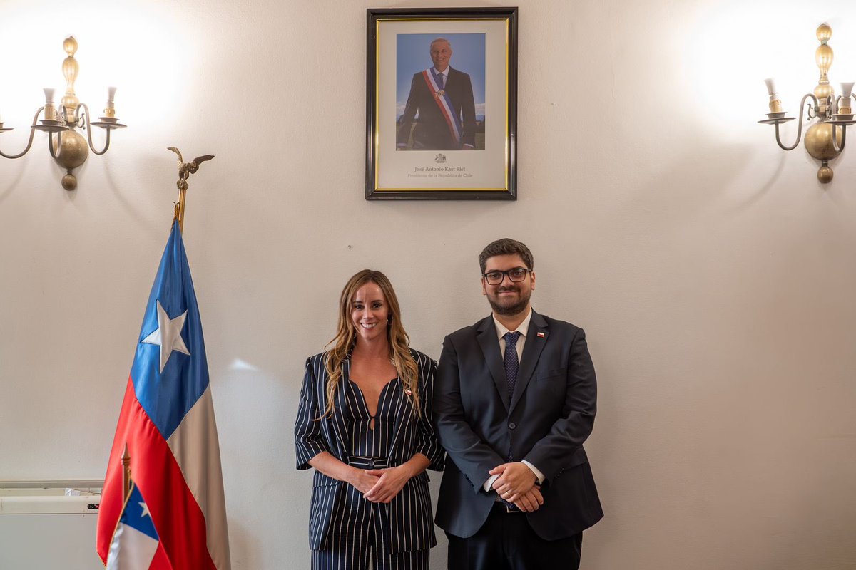 Josefcolagos's tweet photo. Asumo el desafío de acompañar a la Ministra @marasedini como Subsecretario General de Gobierno.
La misión que nos encomendó el Presidente @joseantoniokast fue clara: hacer un gobierno que se haga cargo de la emergencia que vive nuestro país. Ya empezamos. https://t.co/aD47aIvSLj