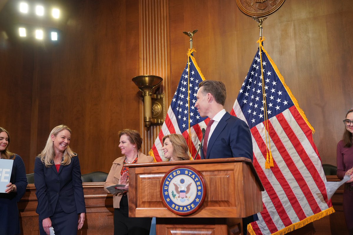 Josh Hawley tweet media