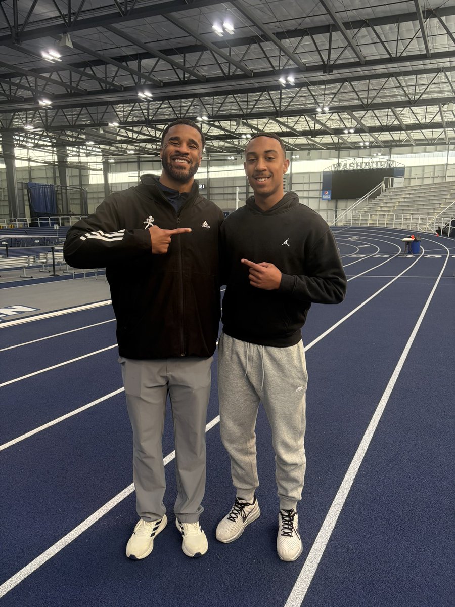 BraylonLies's tweet photo. Had a great time at Washburn today building relationships and gaining wisdom from the coaches! Hope to be back soon! @IchabodFTBL @CoachNellyV @CoachJulianM @CoachSharpWU @Zach_Watkins @BenjaminDoole https://t.co/6ZUnXRsuhC
