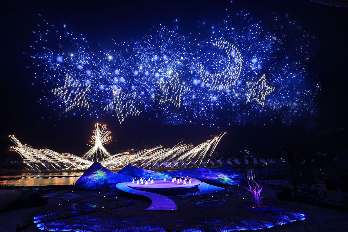 ChinaDailyAsia's tweet image. Liuyang, #China’s 1,400-year-old fireworks hub, is reinventing tradition! From hand-rolled shells to AI-powered, eco-friendly displays, the city now exports immersive #fireworks experiences worldwide. ✨ #QualityGrowth
buff.ly/PNkRUsb