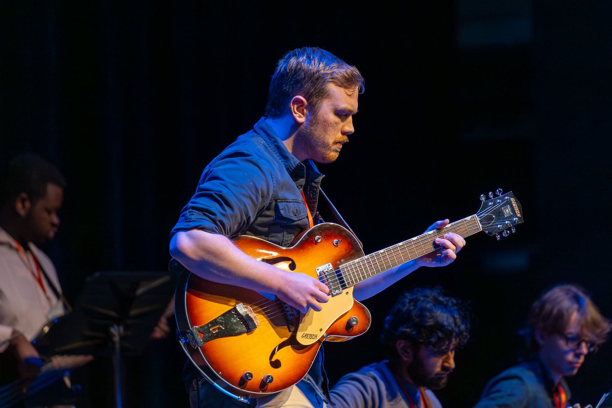 Elmhurst CUSD 205 tweet media