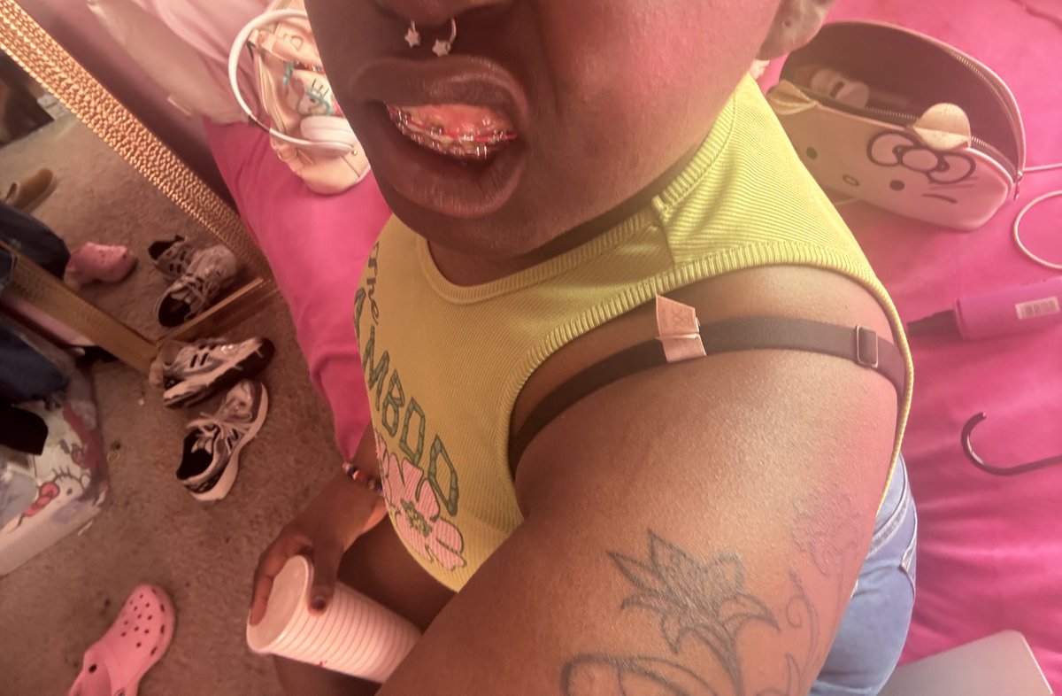 1llk1lly0u tweet media