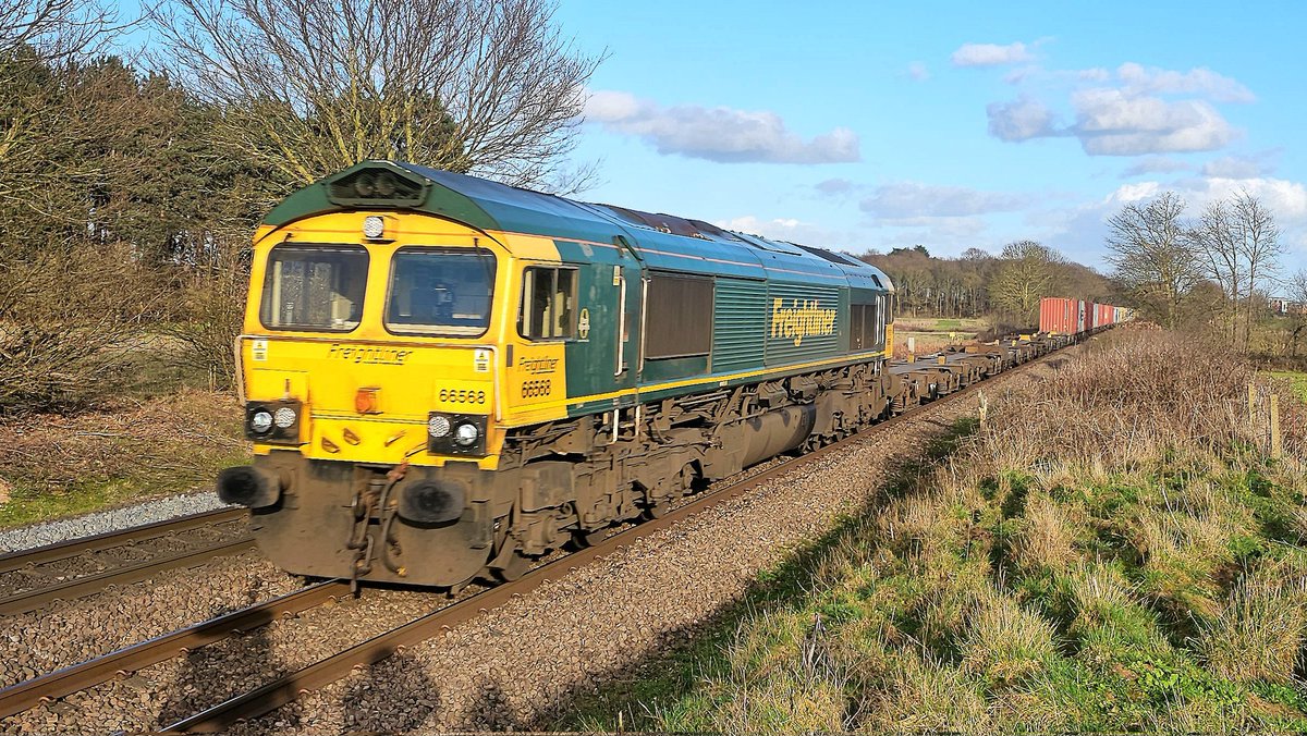 Harrod15S's tweet image. More from todays Shedtastic session down at #Hayfields nr #Doncaster 11/03/26 with numerous sheds throughout the day, here's a selection of the #Freightliner 66568 - 66598 - 66505
#class66 #trains #Sheds