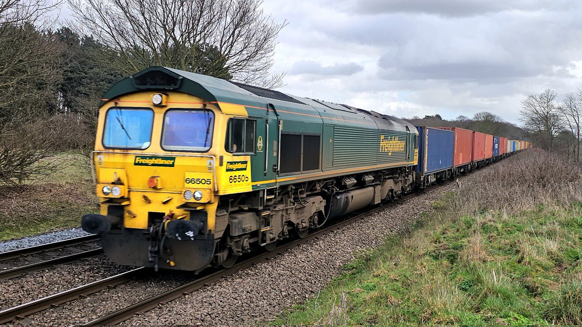 Harrod15S's tweet image. More from todays Shedtastic session down at #Hayfields nr #Doncaster 11/03/26 with numerous sheds throughout the day, here's a selection of the #Freightliner 66568 - 66598 - 66505
#class66 #trains #Sheds