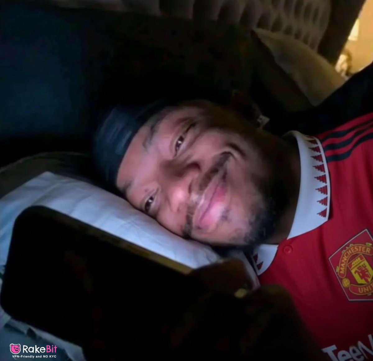 •Chelsea Lost 
•Man City Lost 
•Liverpool lost 
•Spurs lost 
•Arsenal drew
•Newcastle drew 

Manchester United fans right now
