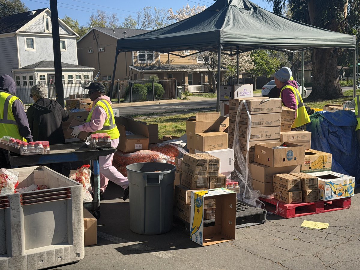 SenatorAshby's tweet image. #TeamAshby was honored to visit the Blackwell Food Distribution in Historic Oak Park, located in the parking lot of the Oak Park Community Center.

For 41 years, this incredible community-based distribution has been serving families and providing essential food support to some of