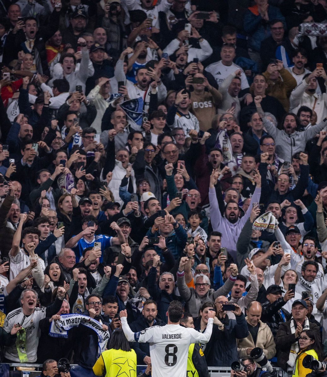 No Real Madrid fan will pass without liking this picture of Fede Valverde!