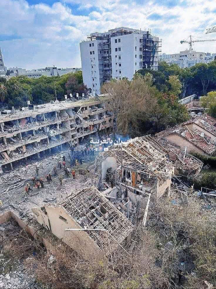 🔴 İşgalci İsrail'in başkenti Tel Aviv'de İran füzelerinin oluşturduğu yıkımın boyutu gizlenemeyecek seviyeye yükseliyor.