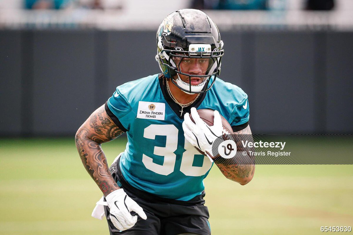 DeMoe 😬 (AFC South Champs) tweet media