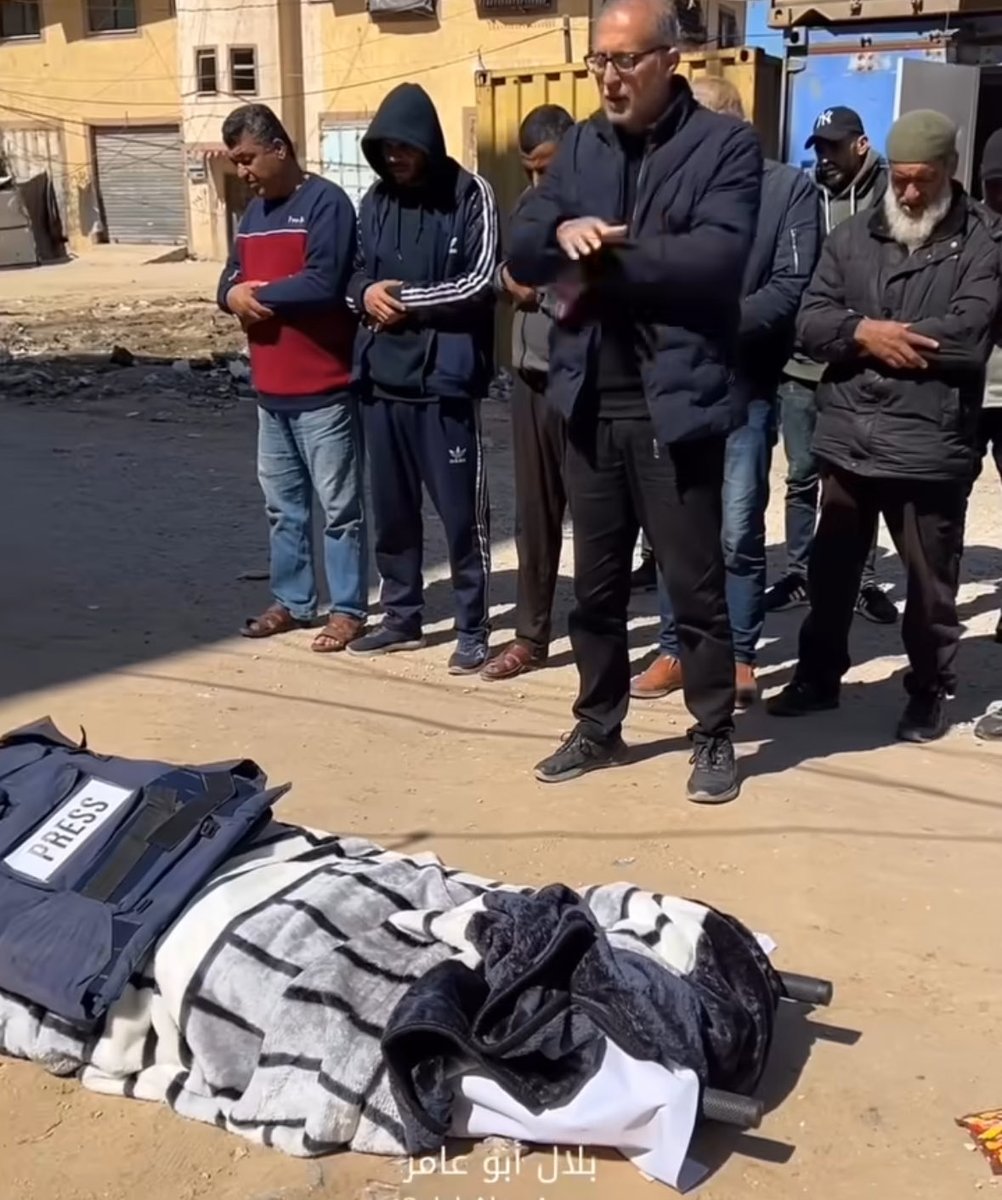 Haydi gören herkes etiketi yoruma bıraksın inşallah!

Etiketi dünya gündemine çakalım.

Gazze’yi Unutma
🚨 #LookAtGaza

 #LookAtGaza