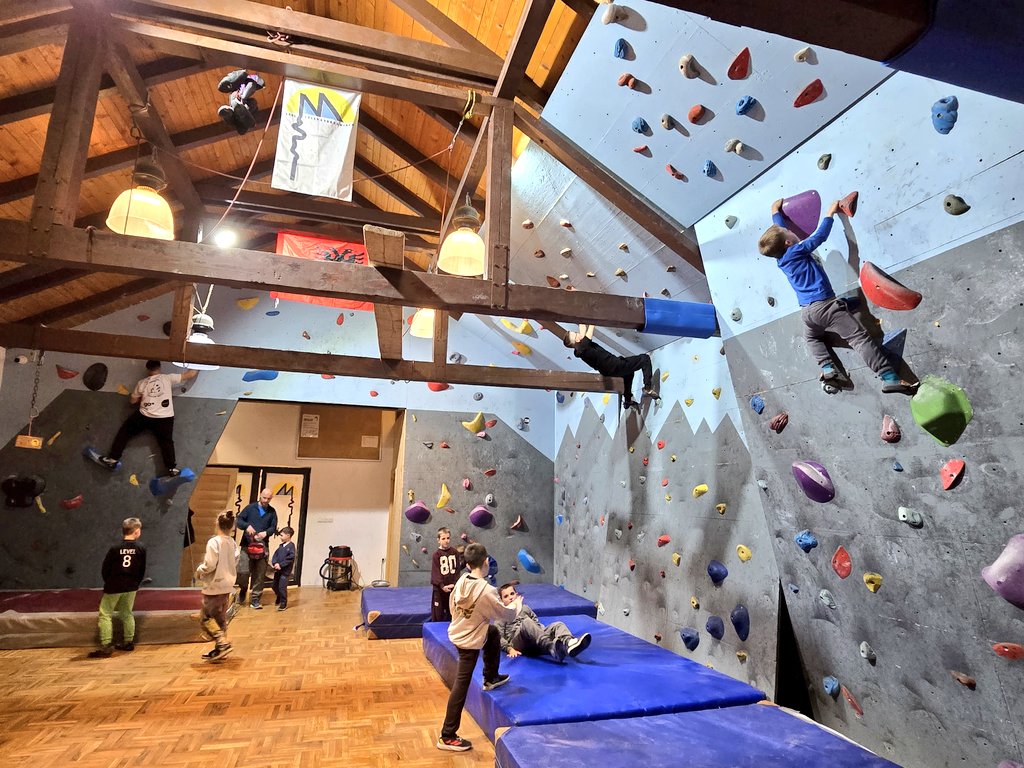 Climbing day 
°
#marimangat #indoorclimbing #climbinginpeja #climbinginkosova