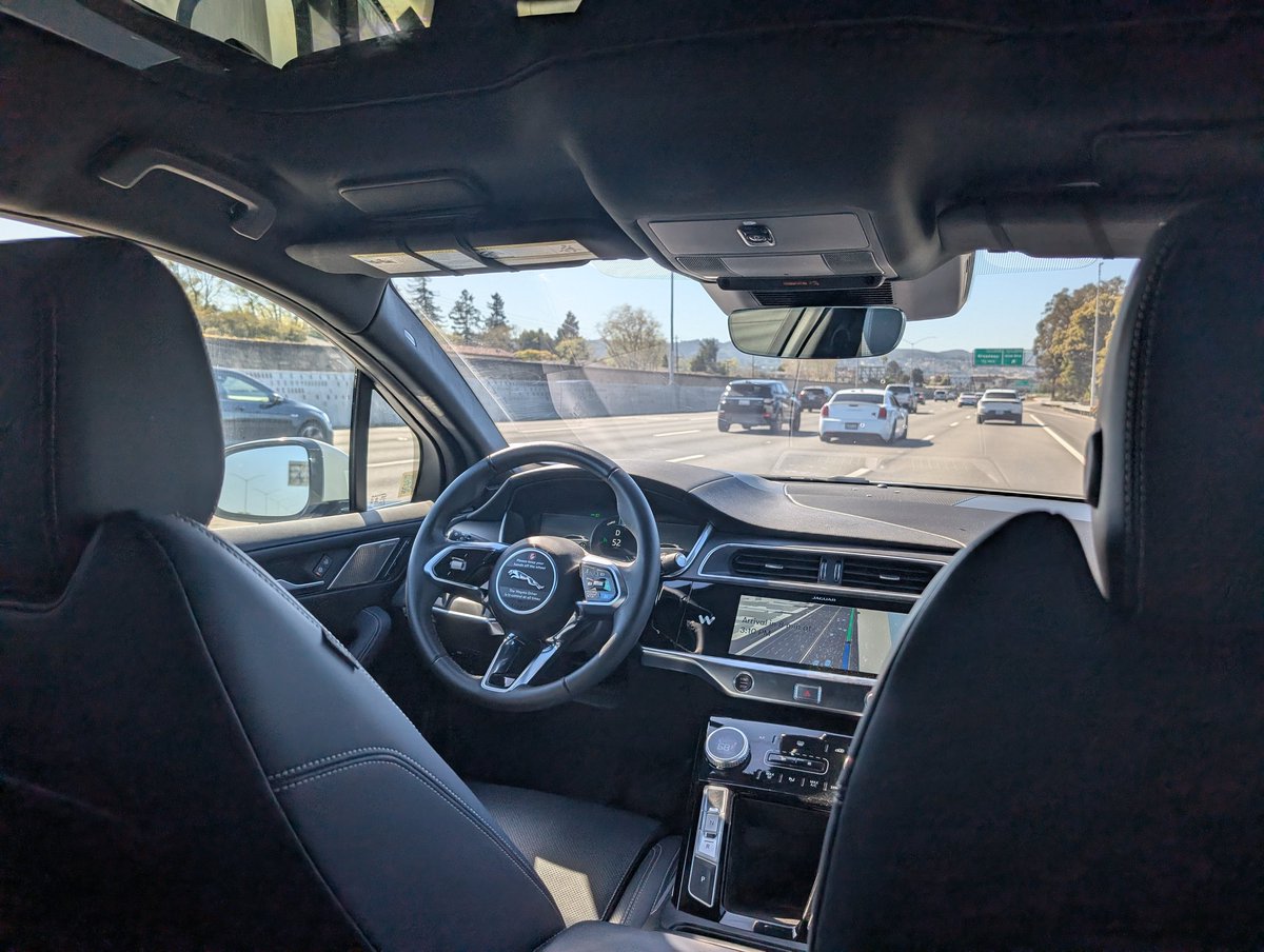 bentumbleson's tweet photo. .@Waymo on the highway! Absolutely insane experience. Super smooth. Never more convinced that this is the future of self driving cars. https://t.co/d83yUQOU98