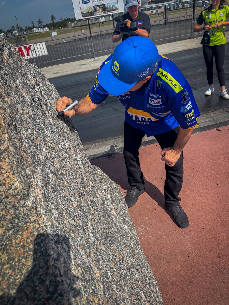 Ron Capps Motorsports tweet media