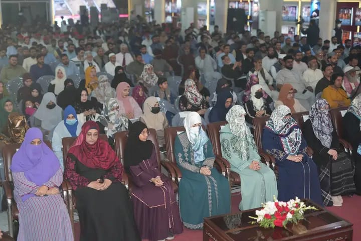 اندر کی فرسٹریشن ”میں“ سے جنم لیتی ہے، جو جتنا ”میں“ میں بند ہے وہ اُتنا stressful ہے۔
جو جتنا ”میں“ سے باہر ہے وہ اُتنا stress free ہے 
 ڈاکٹر محمد طاہر القادری
<a href="/chmajeed764/">Ch Abdul Majeed Gujjar</a> <a href="/PATofficialSM/">PAT Social Media ®</a> <a href="/mqismwc/">MQI SMWC OFFICIAL</a> #Ramadan #Itikaf #SelfAwareness #TahirulQadri <a href="/TahirulQadri/">Dr Tahir-ul-Qadri</a>