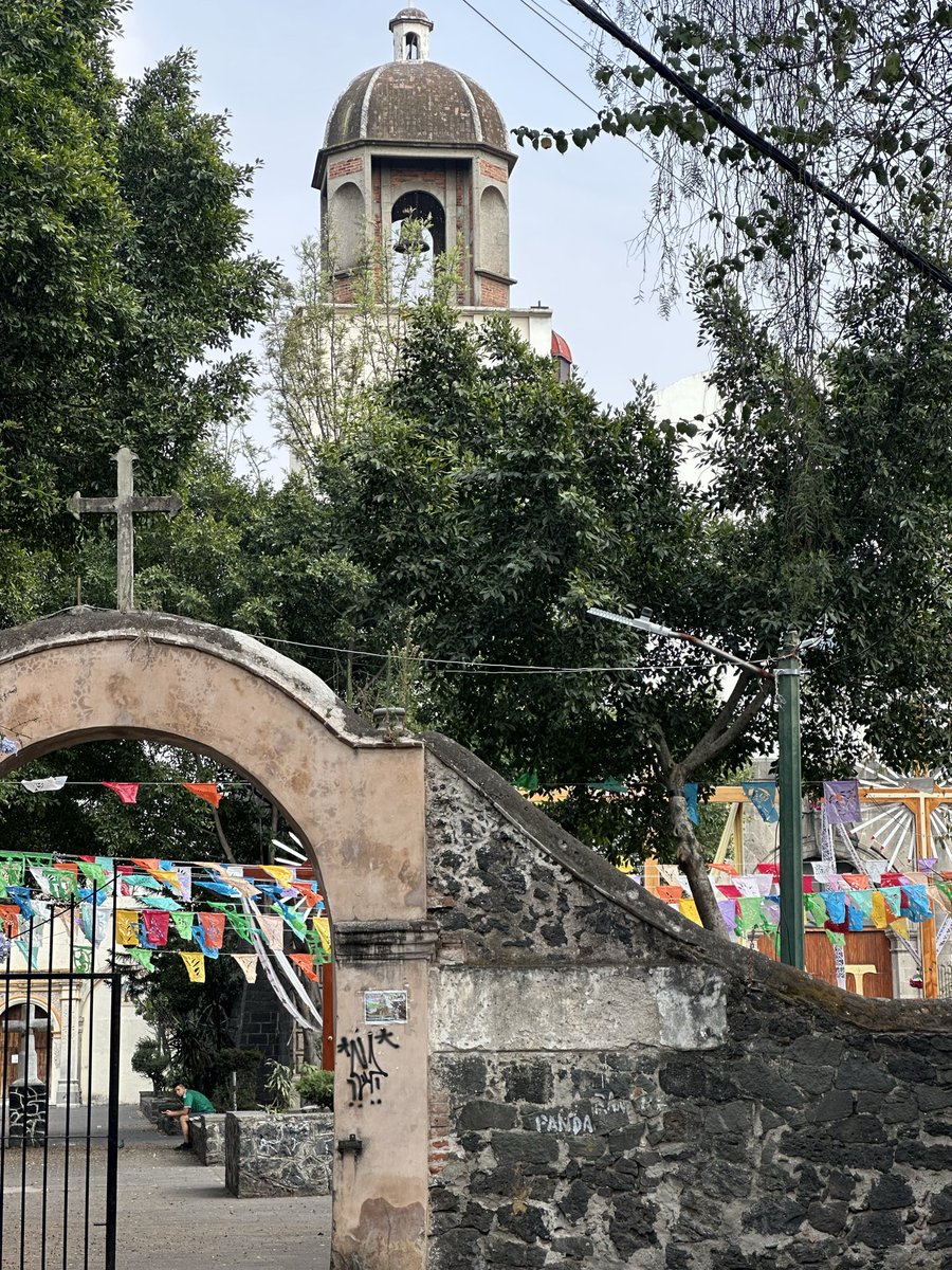 LovinLife tweet media