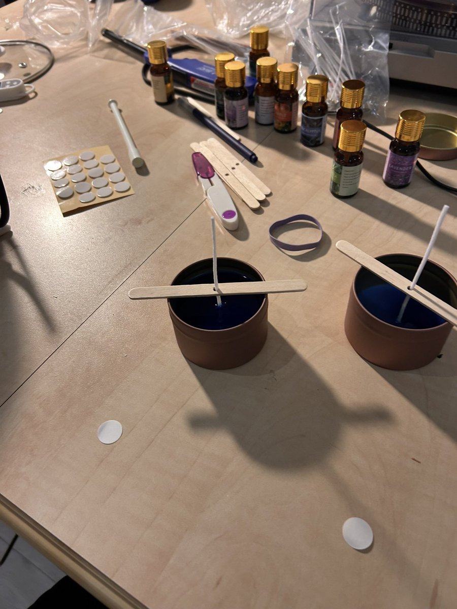 Kandychills's tweet photo. Made my first candles guys! #candlemaking https://t.co/Zvy9fi384h